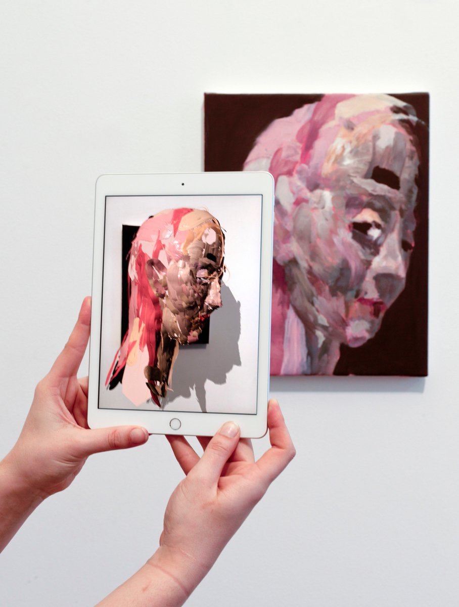 GalleryViewerNL's tweet photo. In dit werk van de Berlijnse multimediakunstenaar Dennis Rudolph (dat ook te zien was op Art Rotterdam) zien we een interessante combinatie: schilderen in combinatie met augmented reality (AR). Het werk is te koop bij #UpstreamGallery. Meer informatie: https://t.co/67Y04LFnb8 https://t.co/ZZGzrplQaV