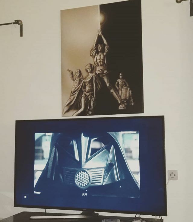 Spaceballs unter einem Star Wars-Bild
So gefällt uns das im @bunker_35_tt ift.tt/39R65Yx