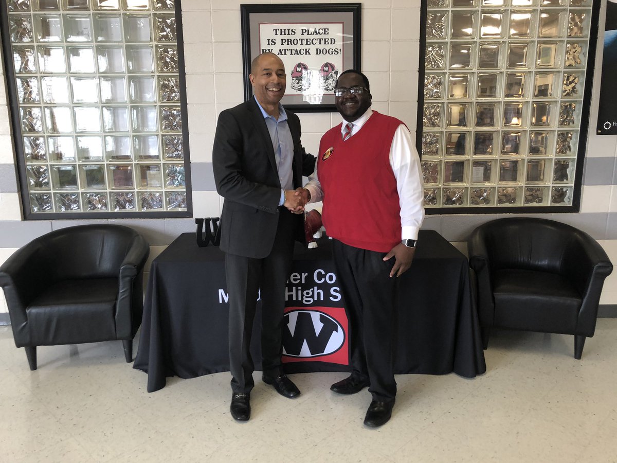 SoterTech's tweet photo. Thank you Principal Bell and Wheeler County High School for hosting CEO @DerekP007 and taking another step towards a vape-free Georgia. 
#EndVape https://t.co/jHICZcmlEq