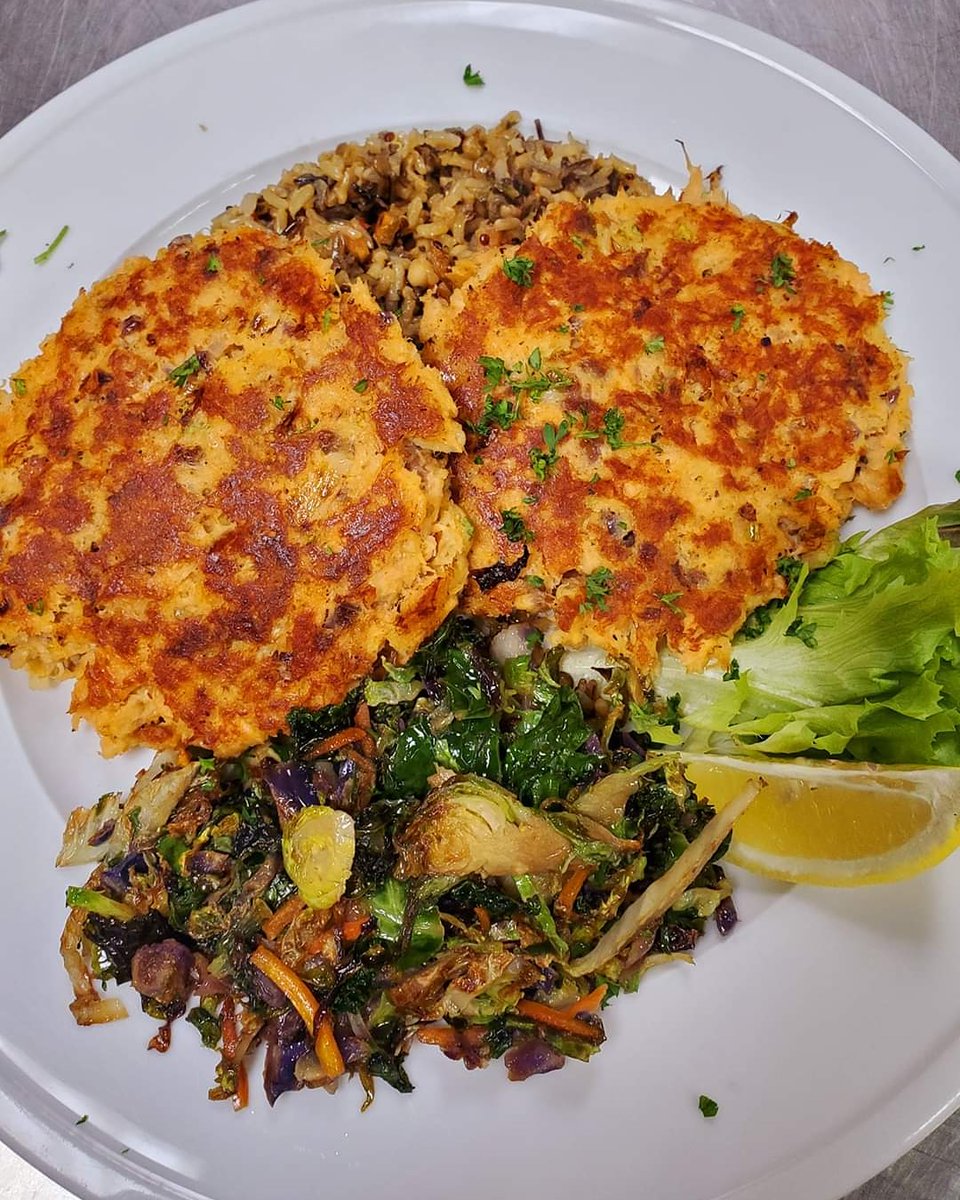 InnFindlay's tweet image. We like to try new things. Would you try them? 

Smoked salmon patties