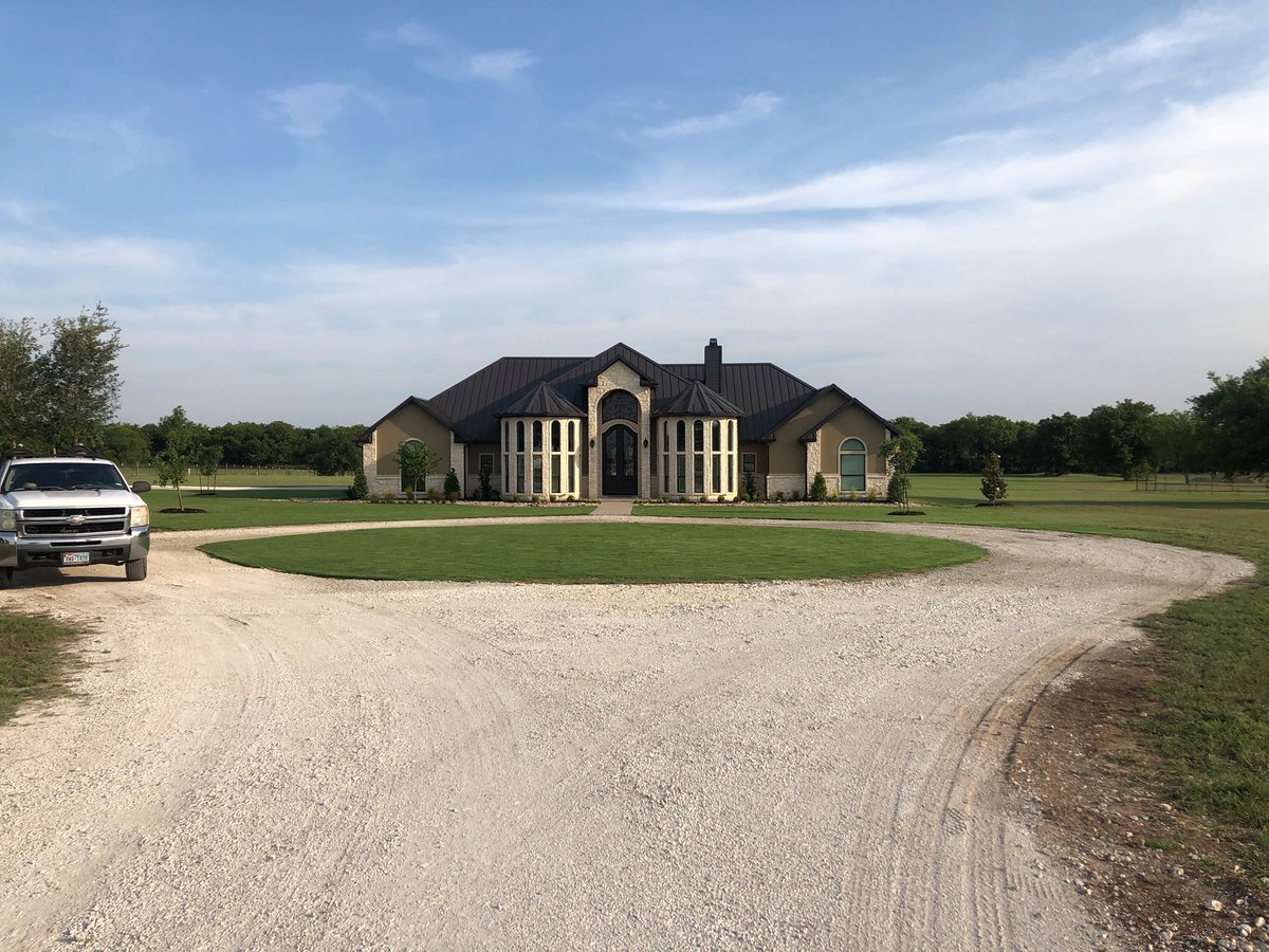 FitzgeraldsWaco's tweet photo. Beautiful residential job by FITZGERALD's #landscaping team!

🌱 https://t.co/67zJ3iSwIR 🌱

#Waco #Texas #Landscapers https://t.co/81IPn4VgEU
