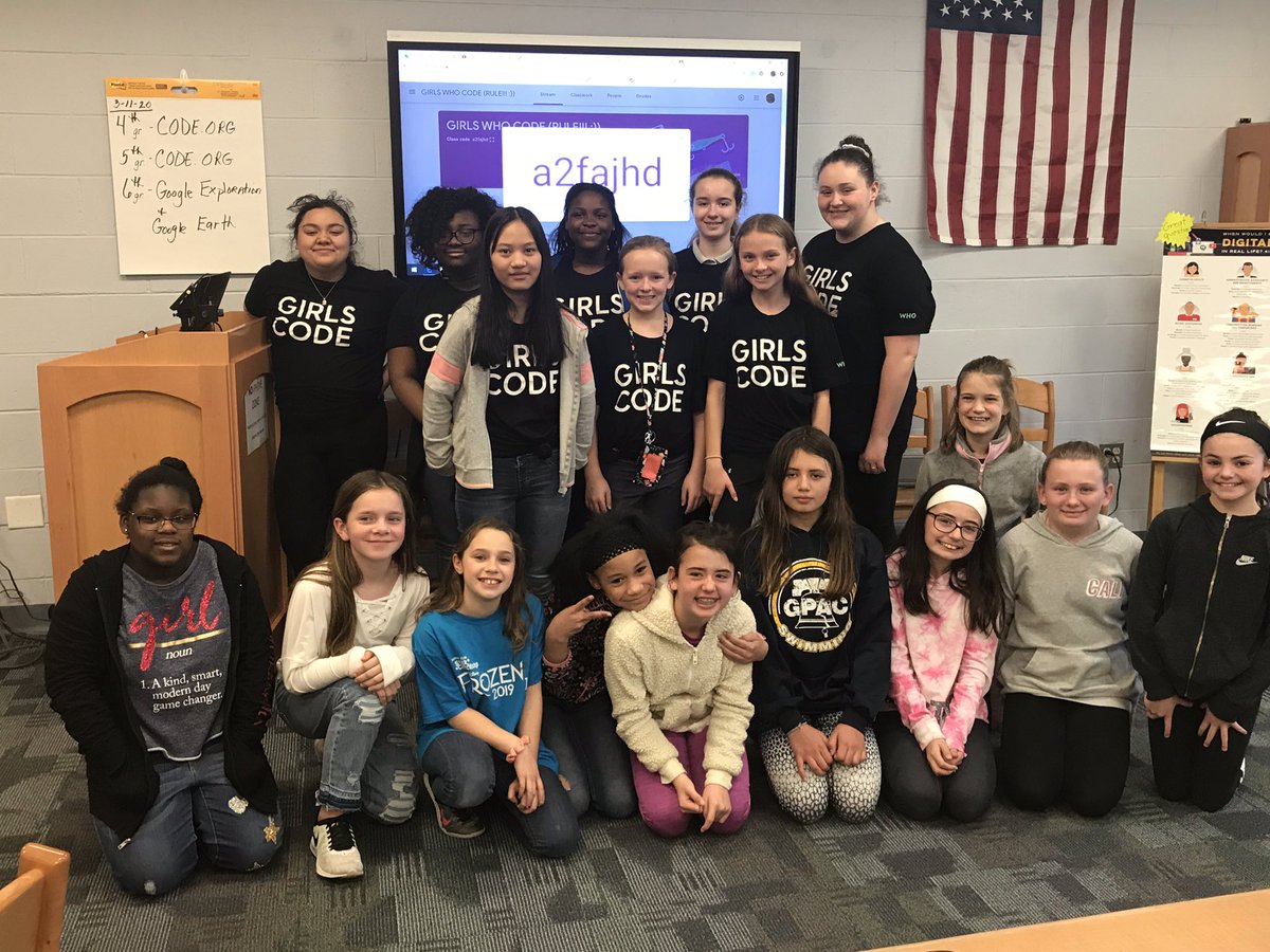 #GirlsWhoCode <a href="/samuelsyellin/">Samuel S. Yellin</a>  We are having a blast with our new Ozobots! Thank you #GirlsWhoCode ❤️