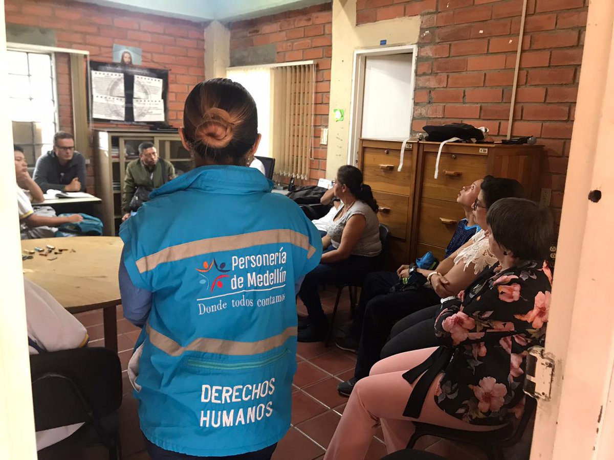 personeriamed's tweet photo. 🔍I La Personería Municipal a través de la #UPIP, realizó visitas de registro pedagógico a instituciones educativas de la Ciudad, para generar acciones de acompañamiento, como respuesta a la necesidad de establecer espacios de seguridad para la comunidad educativa. #Cambio2020 https://t.co/4iW7idRjto