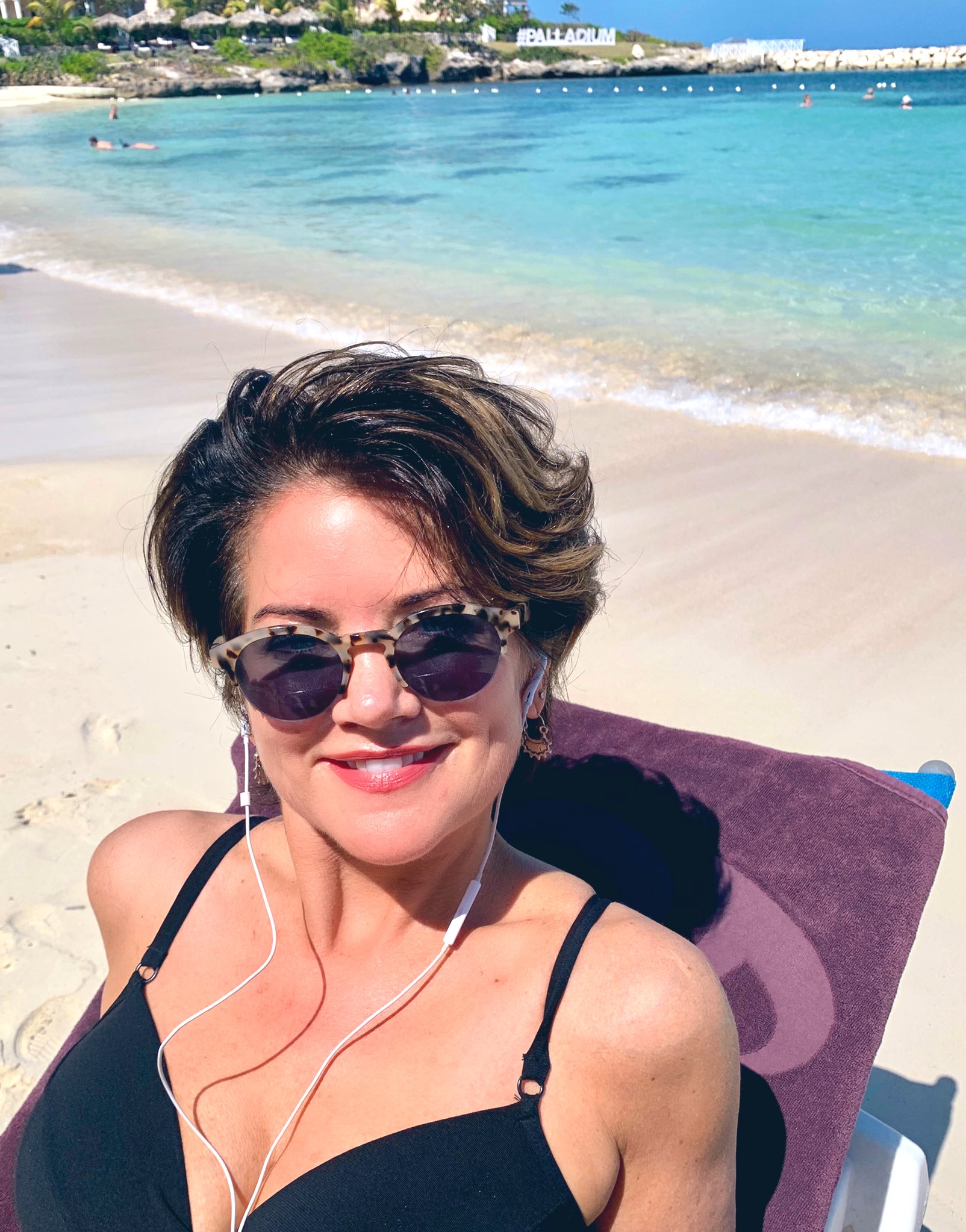 alix-kendall-on-twitter-trying-to-get-back-into-reality-after-being-in-paradise-jamaica-https-t-co-arytdfv4tv-twitter