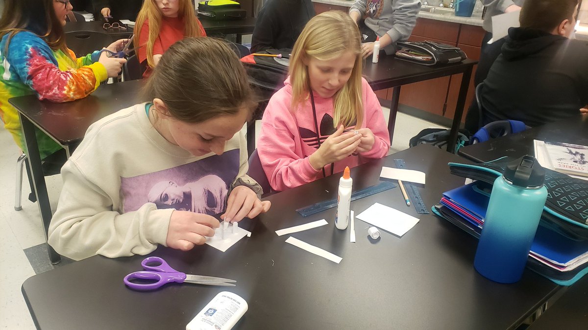 WBESIX's tweet photo. STEAM Week!
Paper Table Challenge in Science Class!  Love watching our future engineers design! https://t.co/8JetzX6RhI