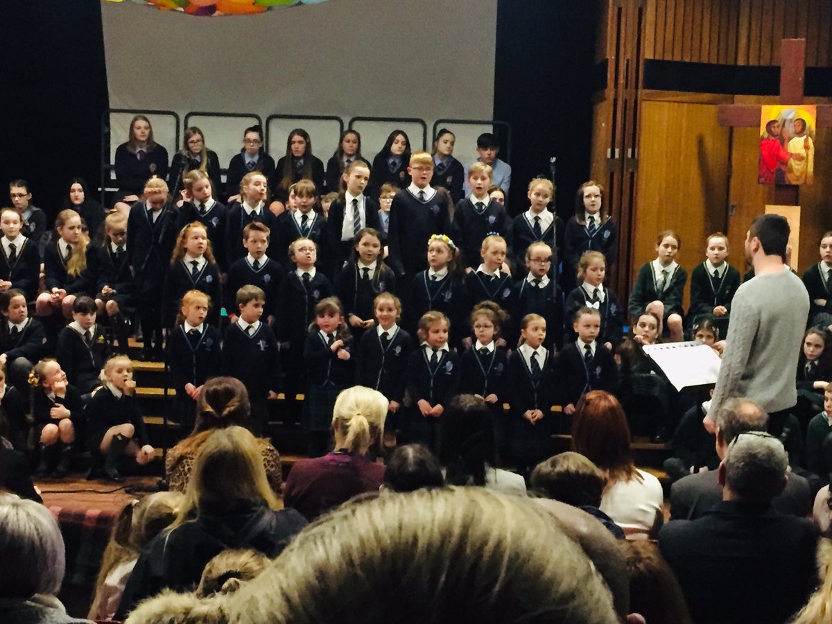 Kateleech92's tweet image. Fabulous evening with @HFCronton &amp;amp; @StsPnP at the spring concert. Kids sang beautifully. ❤️🎤