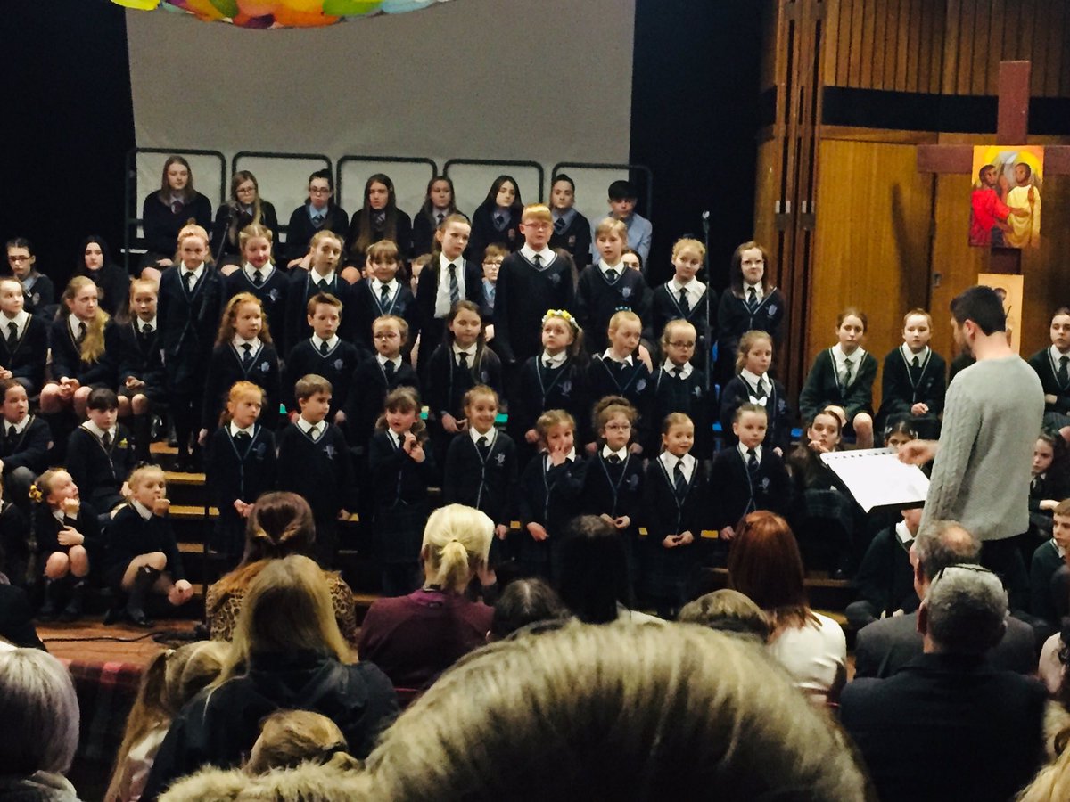 Kateleech92's tweet image. Fabulous evening with @HFCronton &amp;amp; @StsPnP at the spring concert. Kids sang beautifully. ❤️🎤