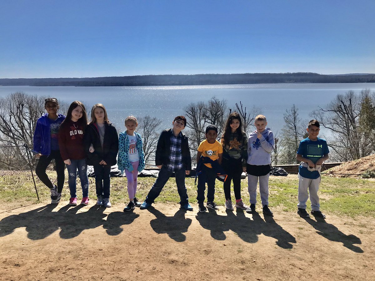 teneroa's tweet photo. We had a great time visiting Mt. Vernon yesterday! #FieldTrip @FDEStars https://t.co/YnVhZFoWbh