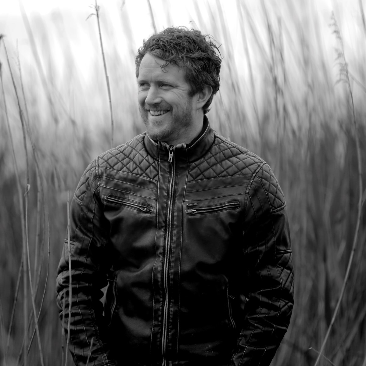 bridgeofsong's tweet photo. Padraig Jack writes and sings songs on guitar and piano in Gaelic and English. He was born and raised 10 miles off the west coast of Ireland on the Aran Islands. Padraig’s live shows are reinforcing his reputation as a singer and songwriter of substance. https://t.co/ZW7XZM4orC