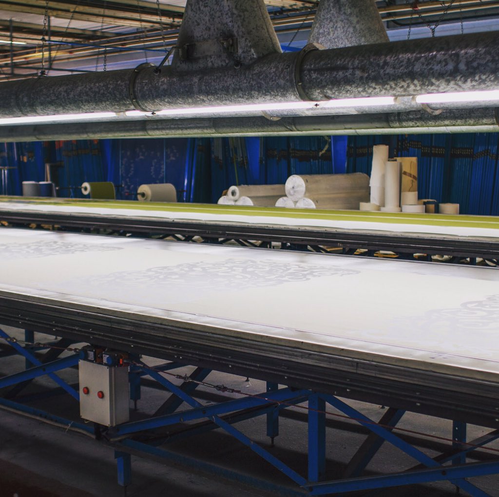 AnsteyWallpaper's tweet photo. Test screens printing on our creatively named ‘long tables’ 😀 here, we screen print by hand onto a variety of standard and special substrates at 52cm, 68.5cm and also 140cm 👌🏻
.
#ansteywallpapercompany #screenprinting #screenprint #longtables #handprint #qualitywallpapers https://t.co/KmVA58wSHV
