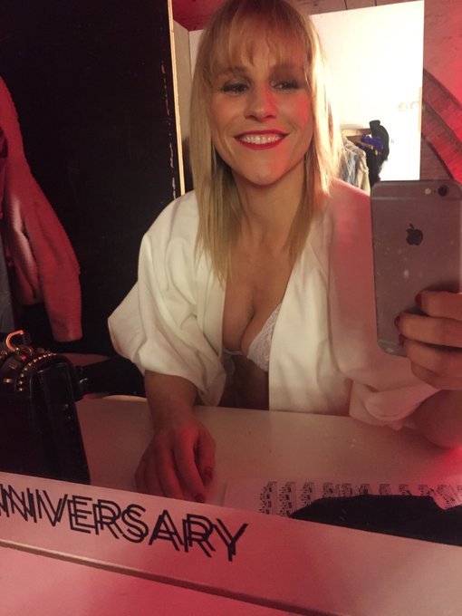 Inutile dirvi di restare a casa.....perch&egrave; ci sarete gi&agrave; tutti!!!! Quindi non mi resta che consigliarvi<a href="/tag/girl"class="tags"><span>#girl</span></a><a href="/tag/sexy"class="tags"><span>#sexy</span></a><a href="/tag/show"class="tags"><span>#show</span></a><a href="/tag/live"class="tags"><span>#live</span></a><a href="/tag/michelleferrari"class="tags"><span>#michelleferrari</span></a>