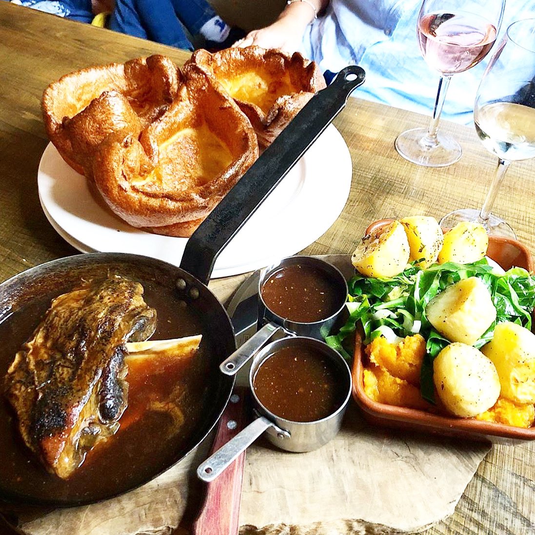 ship_styal's tweet photo. Can it be Sunday already? ✨🍴🙌🏼 we love seeing your shots 📸 of your visits to The Ship! #MondayFeeling #FoodPlease #SundayRoast https://t.co/xW92PFBbwt