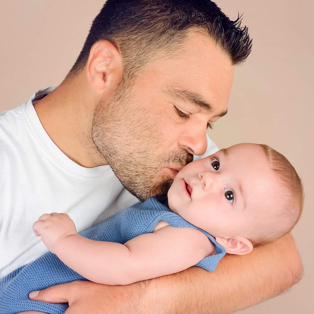 Que mejor regalo que una #Sesióndefotos por el #Díadelpadre📸 
Entra en nuestra web o pregúntanos por mensaje privado para reservar tu cita!✨

Precio promo 🎁durante todo el mes de #Marzo