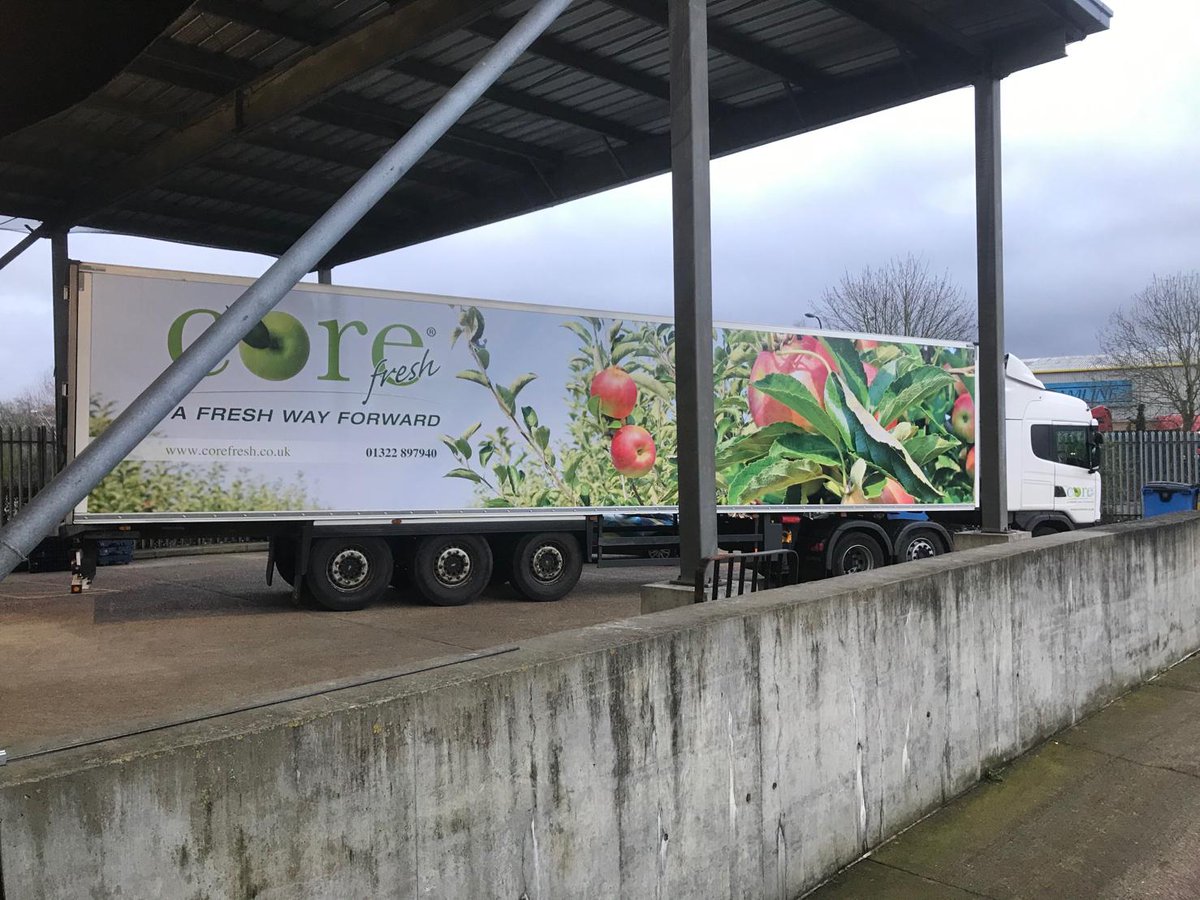corefresh1's tweet photo. With her new livery she is ready to get back to work!
#trailer #livery #corefresh
#lookinggood https://t.co/aRuCBbMGUB
