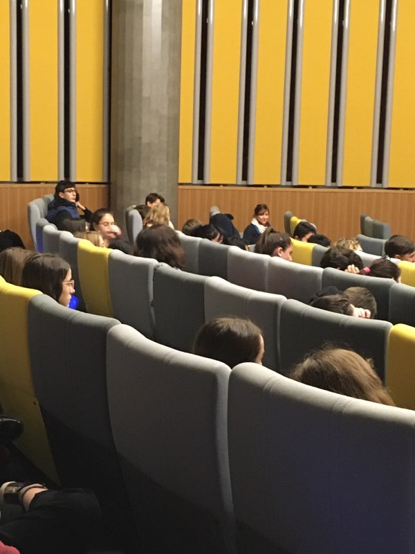 3PorteAGauche's tweet photo. Les séances scolaires ont commencées avec le programme de courts métrages du Vrai du Faux, à la @bxbibs ce matin !

#cinéma#festival#documentaire#school#education#passagersdureel https://t.co/efWVrUS7MQ