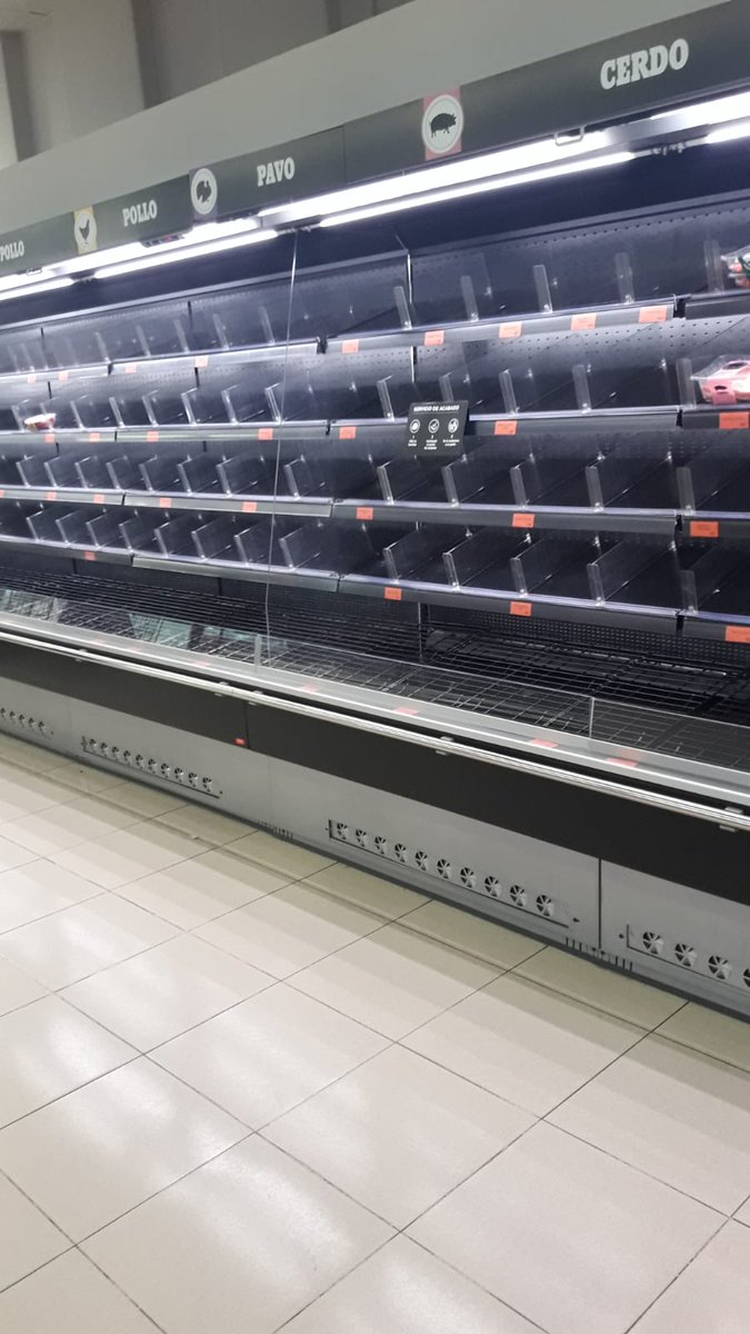 Esperanzy97's tweet photo. 21:26.

Mercadona de Puente Tocinos tal que así. 
 
Mmm no se. https://t.co/os63LBJfLE