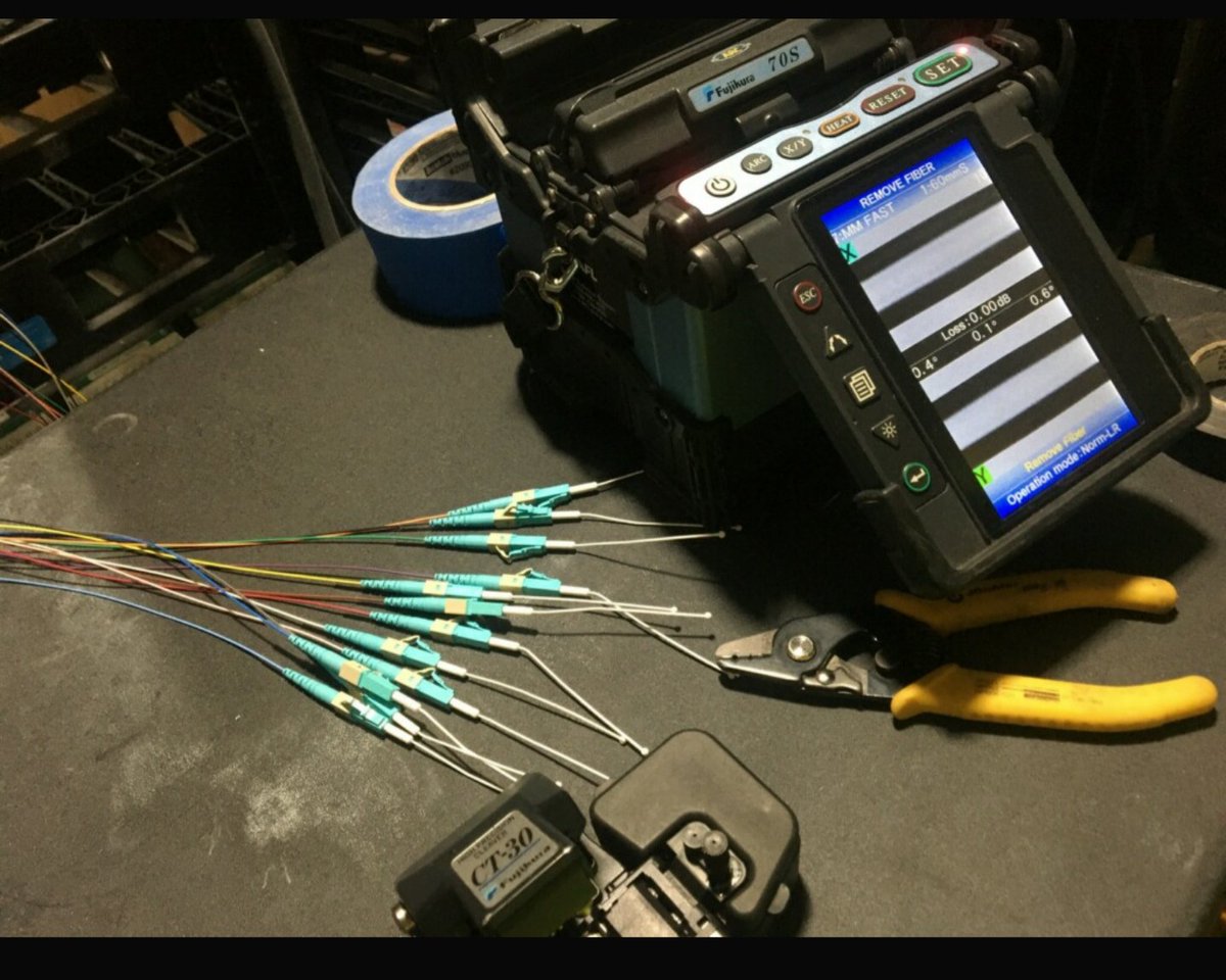 VegasProE's tweet photo. More Fusion Splicing on MultiMode Fiber
#FusionSplice #FiberOptic #Multimode https://t.co/ZAbqpzPnkR