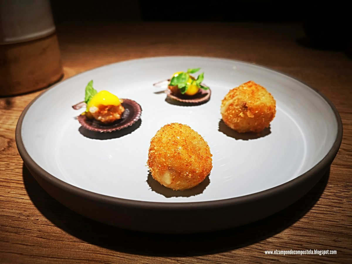 Hoy hablamos en el blog de #Anaco, un nuevo restaurante abierto en el lugar de la antigua Markesa Izakaya, en la antesala de Rúa de San Pedro.

elzampondecompostela.blogspot.com/2020/03/anaco-…

#ElZamponDeCompostela #CriticaGastronomica #ElZampon #SCQ #SantiagoDeCompostela #Santiago #Compostela