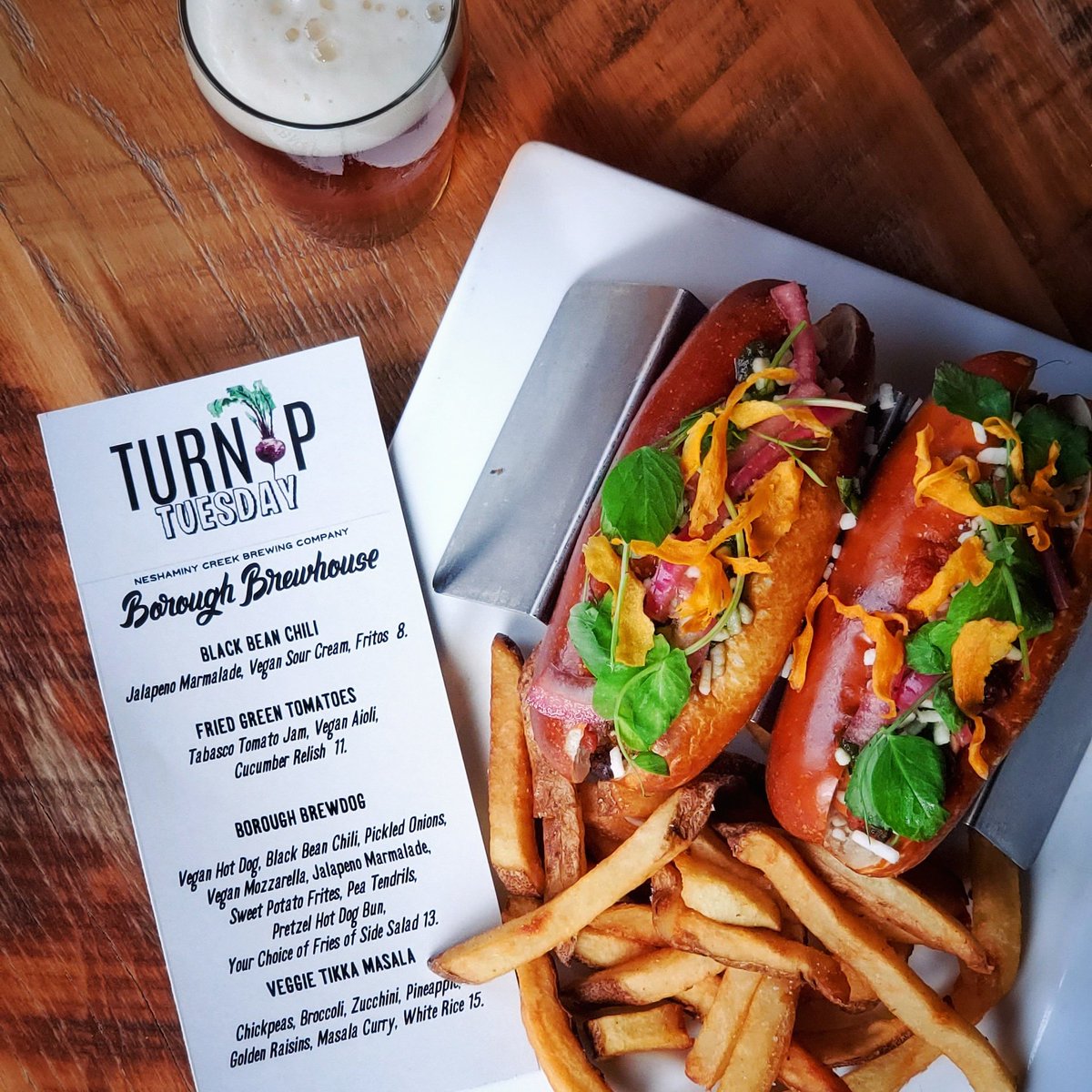 BoroughBrew's tweet image. Chef Andy's Borough Brewdogs are here! Yes they are Vegan and ohhhh amazingly delicious! Come on down and dig in tonight! 🌭