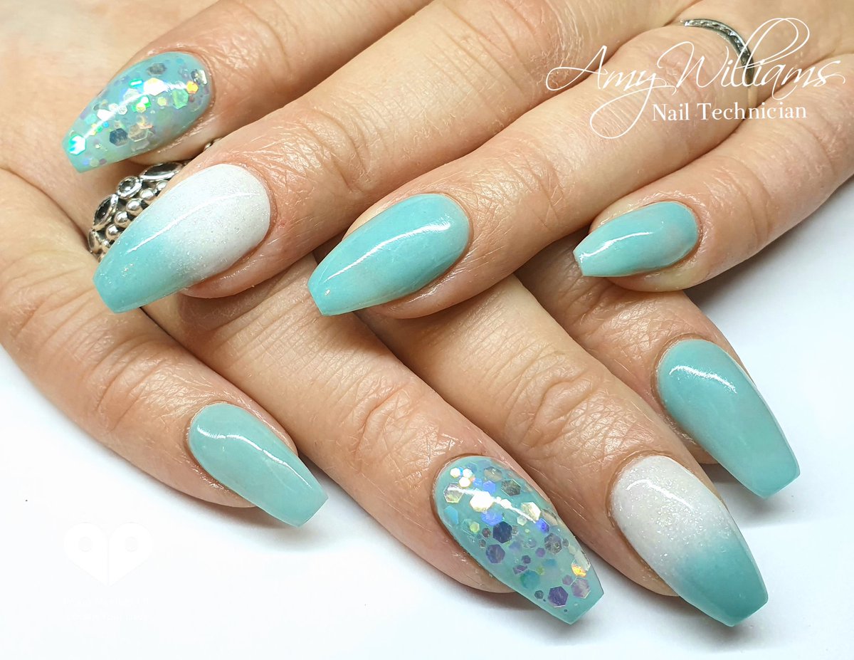 Acrylic design set using <a href="/cjpnailsystems/">cjpnailsystems</a> #appleshine
#allaboutnailzuk #allaboutnailz #nailtechfareham #nailsalonfareham #nailcabin #fareham #naillove #nailpro #showscratch #naildesign #nails2inspire #nailfie #glitter #acrylicnails #cjpnailsystems