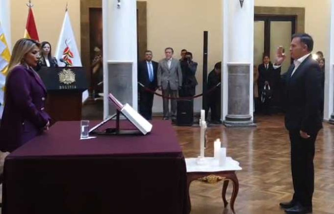 MonicaAparicioA's tweet photo. @ErbolDigital #10Mar @Ferlopezjulio1 @JeanineAnez 
✅Bien por #Bolivia, por el gobierno, por el Ministro López.
✅Seriedad, responsabilidad y garantía
✅Continúe erradicando la coca para el #narcotrafico 
#19SemanasLibresDeEvo
#VotoIgualitario
#Ley421Inconstitucional
#ElMASNuncaMas
#EVOesZERO https://t.co/bgP0DlqCRs