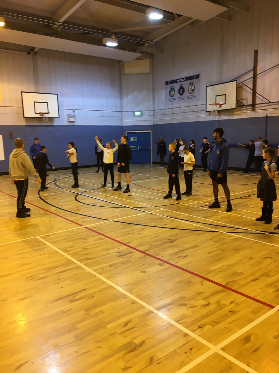 ASGWhitehill's tweet photo. First fitness session for P7 @APPrimary with Sports Leaders @Whitehill_PE #funcircuits #transition #leadershipskills @PEPASSGlasgow https://t.co/ZNG5Kei64M