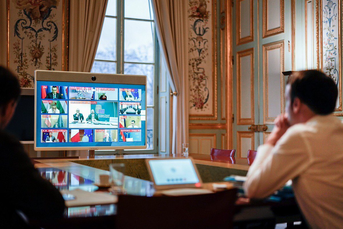 simonhoueix's tweet image. French president Macron #workingfromhome with Cisco&apos;s #Webex Touch10 💪🇫🇷🇪🇺 @CiscoCollab