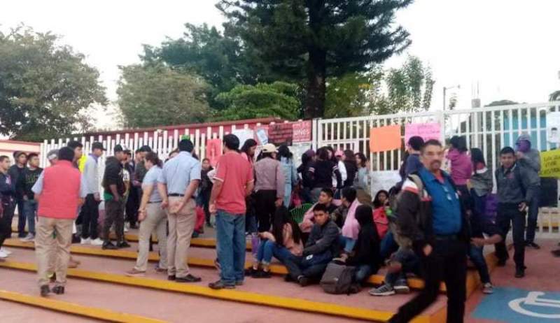 Oaxaca_Informa's tweet photo. #Oaxaca

Han sido separados del cargo cuatro docentes del @COBAO_GobOax 

https://t.co/STG7pQnXtF https://t.co/wx3lXjXZGe