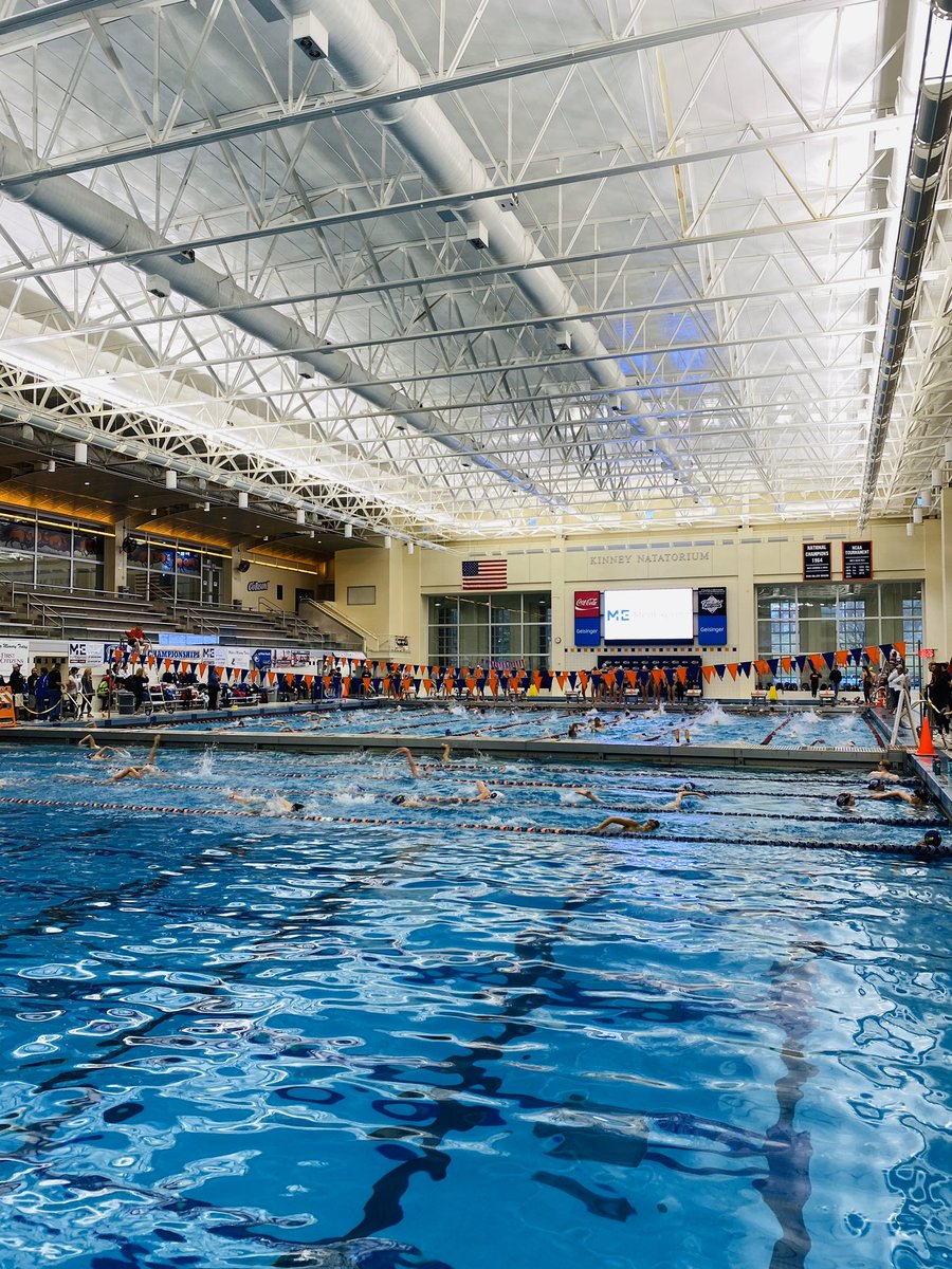 goUSwim's tweet photo. UHS in the pool getting warmed up for Day 1 Prelims tomorrow morning! #GoU https://t.co/PLs44oHzkD