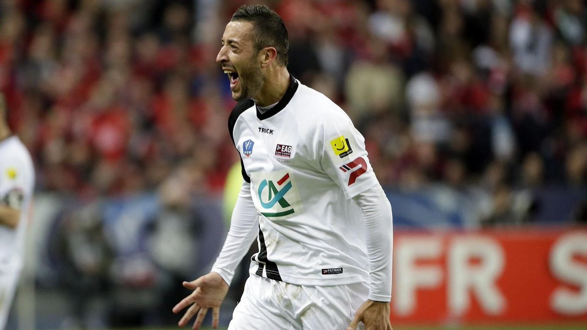 Team_EAG's tweet photo. Jonathan Martins Pereira devrait mettre un terme à sa carrière ! Un mec en or, proche des supporters et qui ne triche pas ! Il aura marqué l’histoire du club ! #MerciJMP https://t.co/LDMGYgQp0g