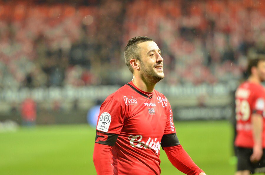 Team_EAG's tweet photo. Jonathan Martins Pereira devrait mettre un terme à sa carrière ! Un mec en or, proche des supporters et qui ne triche pas ! Il aura marqué l’histoire du club ! #MerciJMP https://t.co/LDMGYgQp0g