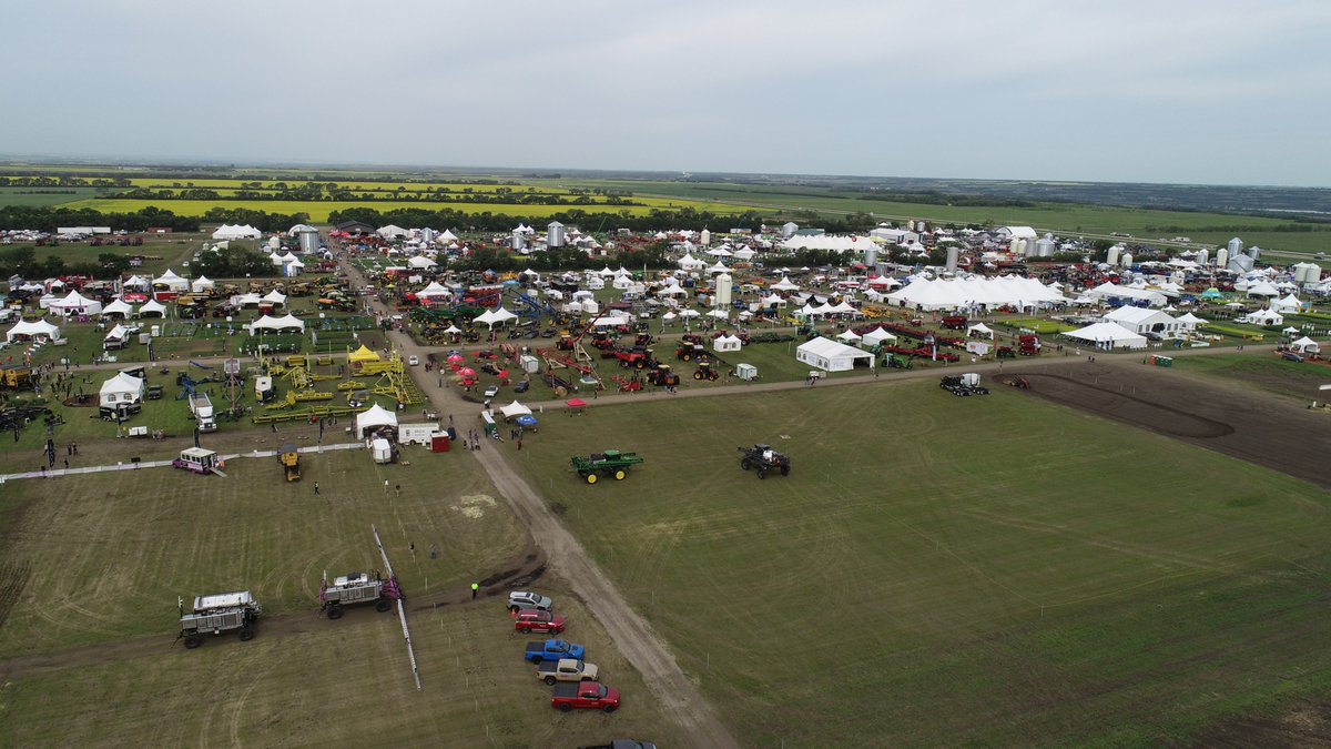 AginMotion's tweet photo. This Tuesday deserves a beautiful #AIM19 aerial π
We can't wait for the Glacier FarmMedia Discovery Farm, Langham to come alive again with exhibitors and attendees on July 21-23 for #AIM20!
Will you be there? Tickets are available to purchase on https://t.co/FIHMyMTnVV https://t.co/71fvHbGd1I