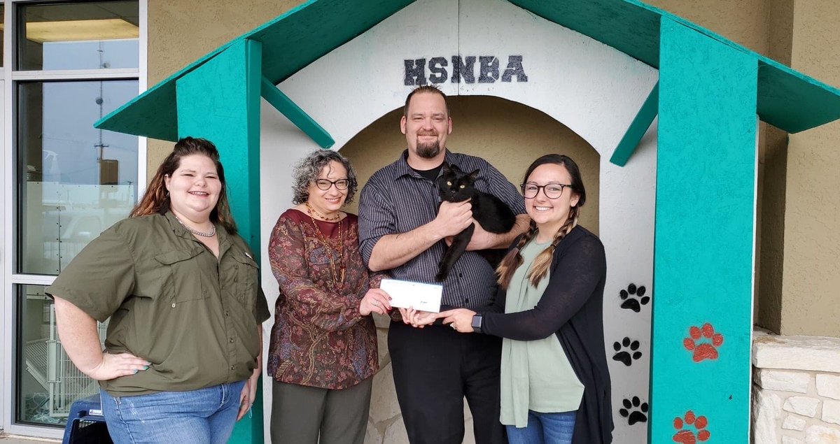 VipPetCare's tweet image. Our San Antonio, TX, office partnered with the Humane Society of the New Braunfels Area, Inc. for our buy one, give one campaign. Thank you to everyone who helped us reach our company goal to protect 50,000 pets nationwide!
#VIPPetcare #HealthyHappySafe