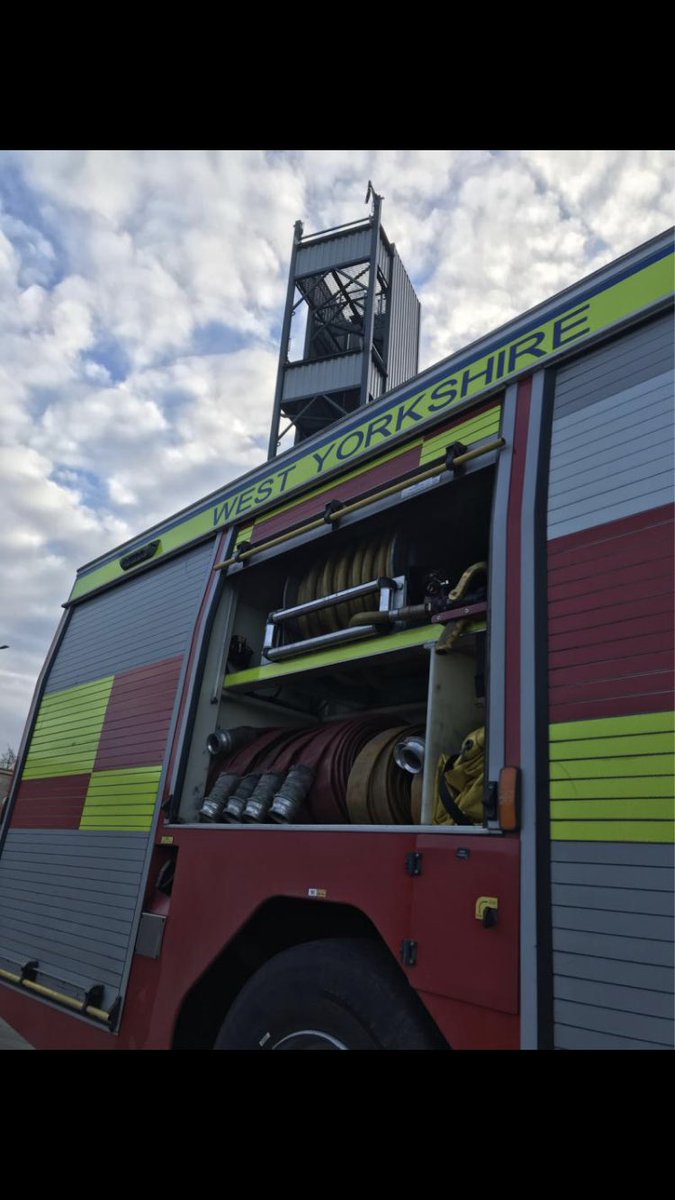 lcc_public's tweet photo. #AspireProgramme students have been with @WYFRS @ Killingbeck exploring roles and responsibilities. #fitness #careers #TriServiceCollaboration 🚒🚓🚑
@WYP_SallyB @YorksAmbulance @wy_vru @WestYorksOPCC @WestYorksPolice
@leedscitycoll
@jcarlyon
@alistair_gunn @Defib_Dave_YAS https://t.co/ai1q7cXBK0