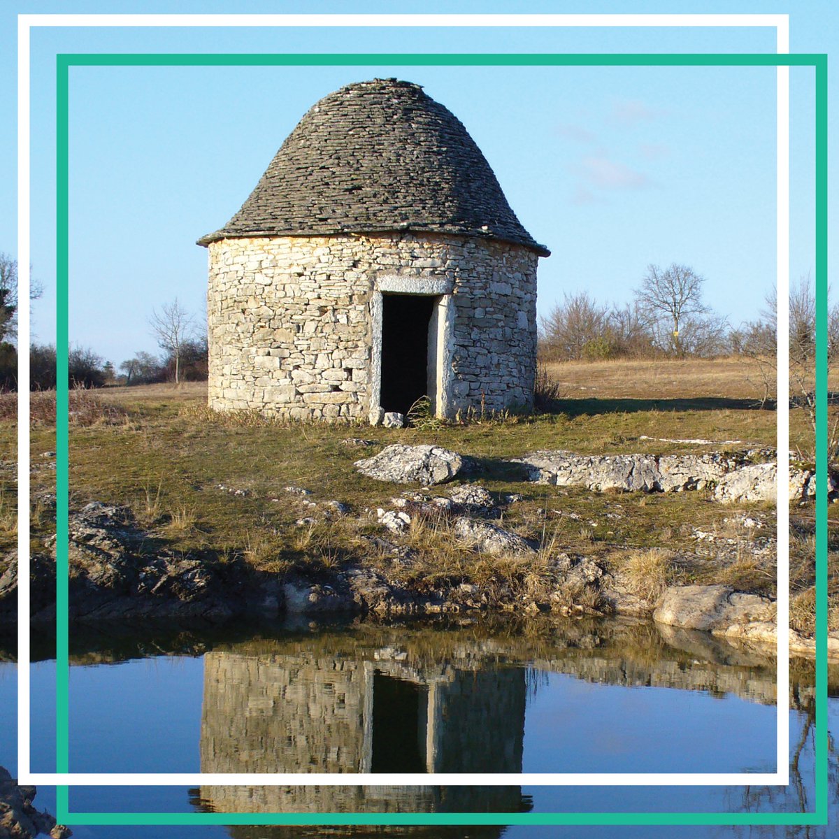 incontourLot's tweet photo. Hello ! 
🔍#ParcNaturel des @CaussesDuQuercy labellisé #GéoParc en 2017, vous observerez la #pierre dans tous ses états, les #brebiscaussenardes... Et à la nuit tombée, vous profiterez du #trianglenoirduQuercy 🌌 
Émerveillement garanti ! 🤩 https://t.co/HkYyU5eWaM