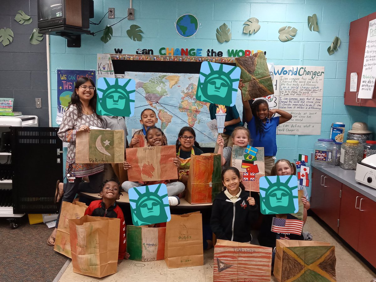 anisadventures's tweet image. Our newest American citizens immigrated through Ellis Island today! 🇺🇸🗽 🇵🇰
#adventuresinsecond #betonus #welcometoamerica #ellisisland #Immigration #magicatmoton