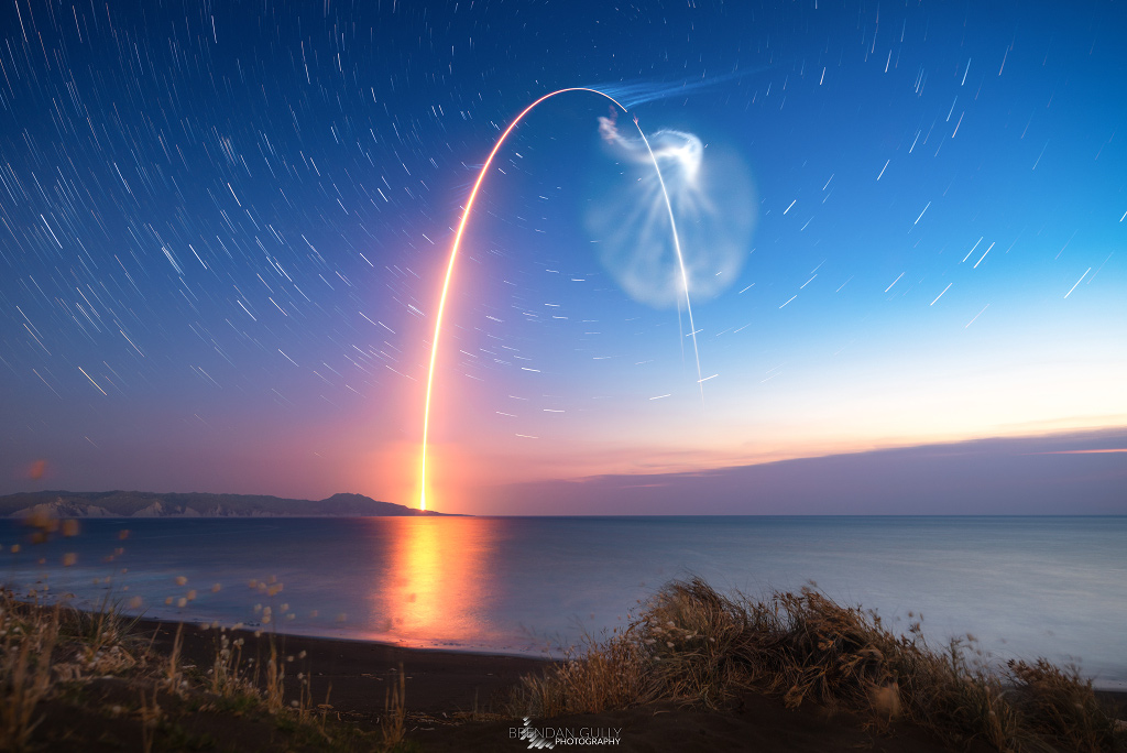 Space photo moment - South Celestial Rocket Launch by Brendan Gully ( https://apod.nasa.gov/apod/ap200228.html)