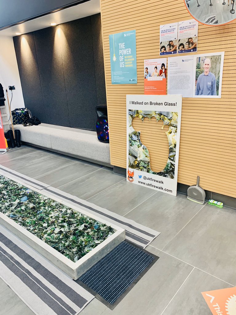 AbbieFBarnes's tweet photo. 💛Lively afternoon at Birmingham City University #BCUHELS in the atrium 💙 staff and #students had the opportunity to try #glasswalking today as part of @BCUGraduatePlus week 🌟 it definitely demands slow focused moments of extreme concentration 💫 https://t.co/xJHnUXGG6L