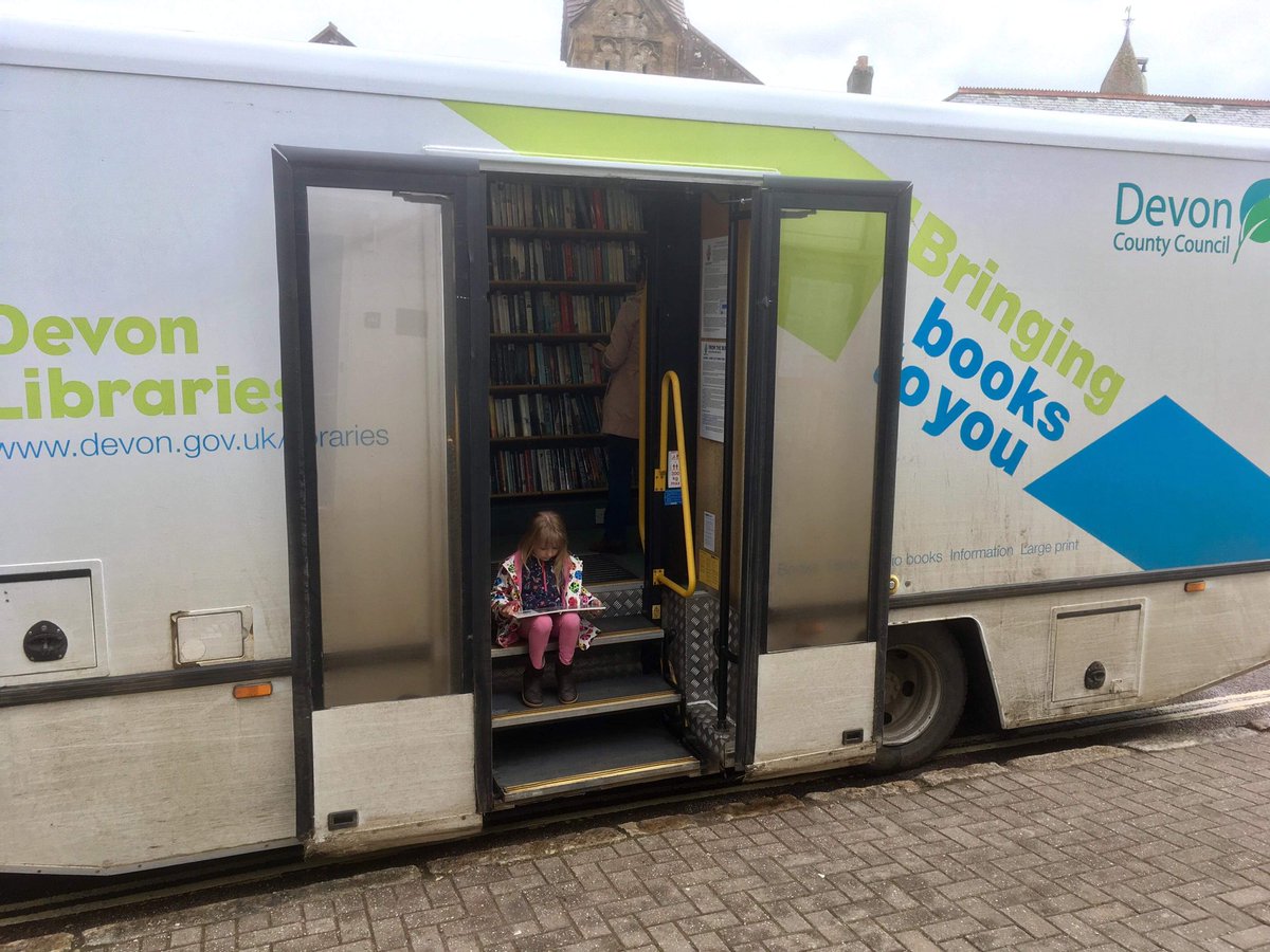 DevonMobileLibs's tweet photo. We love it when a young reader can't  wait to start reading their books. #lovereading #lovelibraries https://t.co/izGukPKbZM