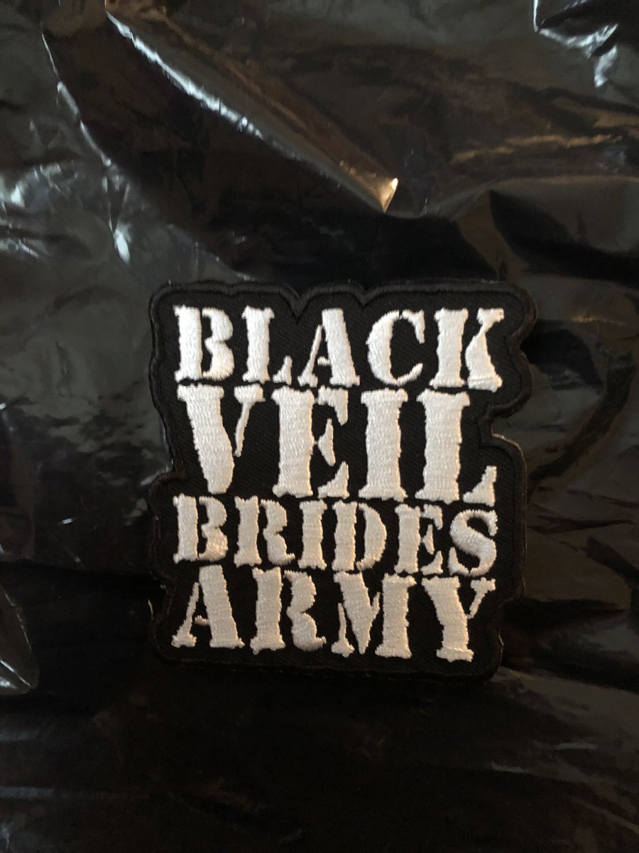 queenshell's tweet image. 