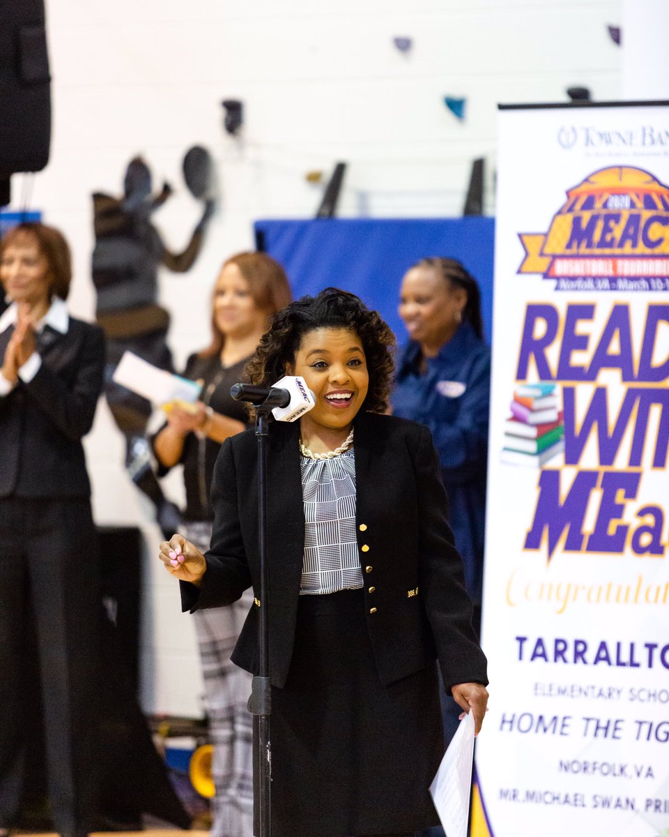 NPSchools_VA's tweet photo. Talk about a celebration! 

#TarralltonElementarySchool won the Read with @MEACSports competition and today, the Tigers were honored with a dance party and $2,000 dollars!

#TowneBank was the sponsor. https://t.co/VdER3xu1mS