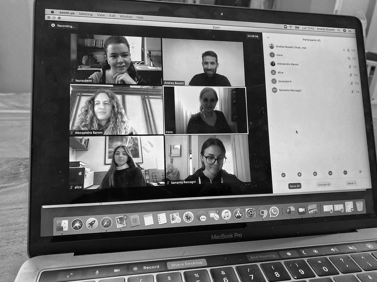 La prima classe di MARKETING  DIGITAL MIND  LIVE STREAMING EDITION: corso di Instagram! 
Una bella classe di imprenditrici e studentesse! 
#MARKETINGDIGITALMIND 
4 ore operative e pratiche sul social più amato!