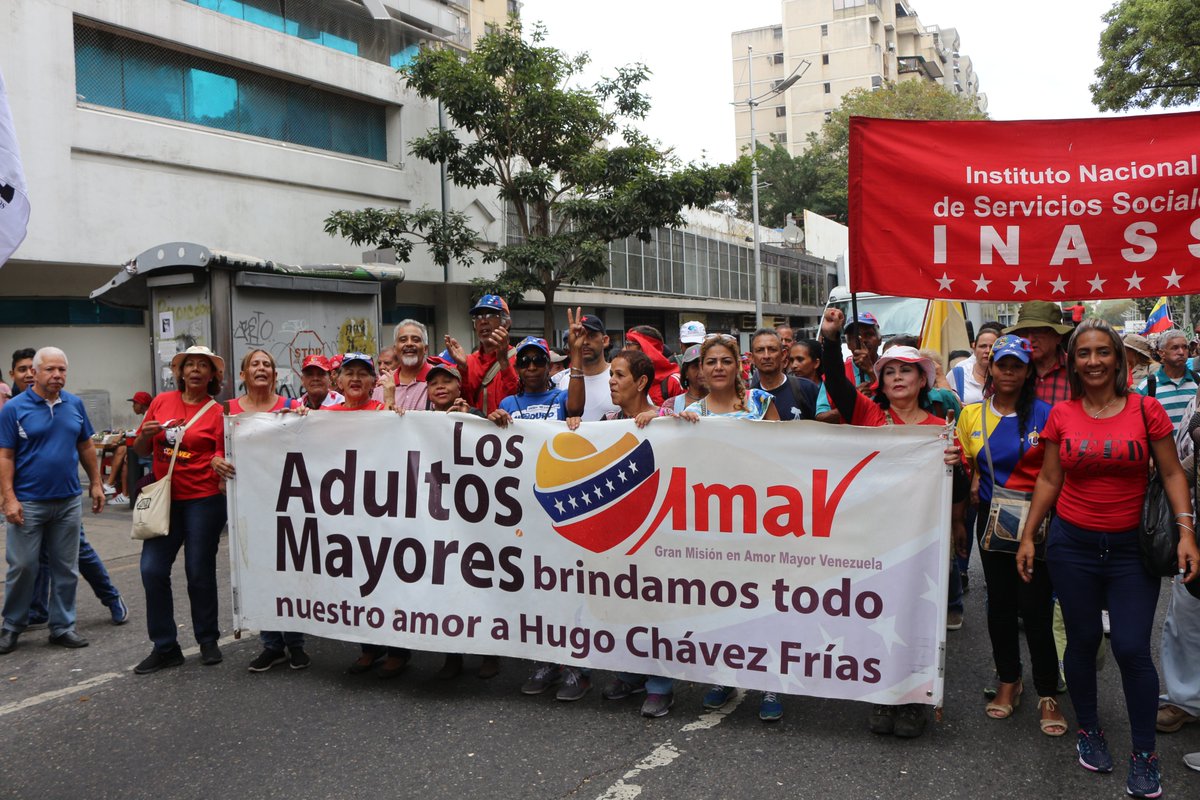 #InassAlDía
Así se desarrolló la gran movilización en defensa de la paz y la soberanía nacional junto a los servidores del INASS y el pueblo revolucionario que llenaron las calles de caracas con profundo amor patrio.
#ANCGarantíaDePaz 
<a href="/gladysrequena/">Gladys Requena</a> <a href="/NicolasMaduro/">Nicolás Maduro</a> <a href="/PartidoPSUV/">PSUV</a>