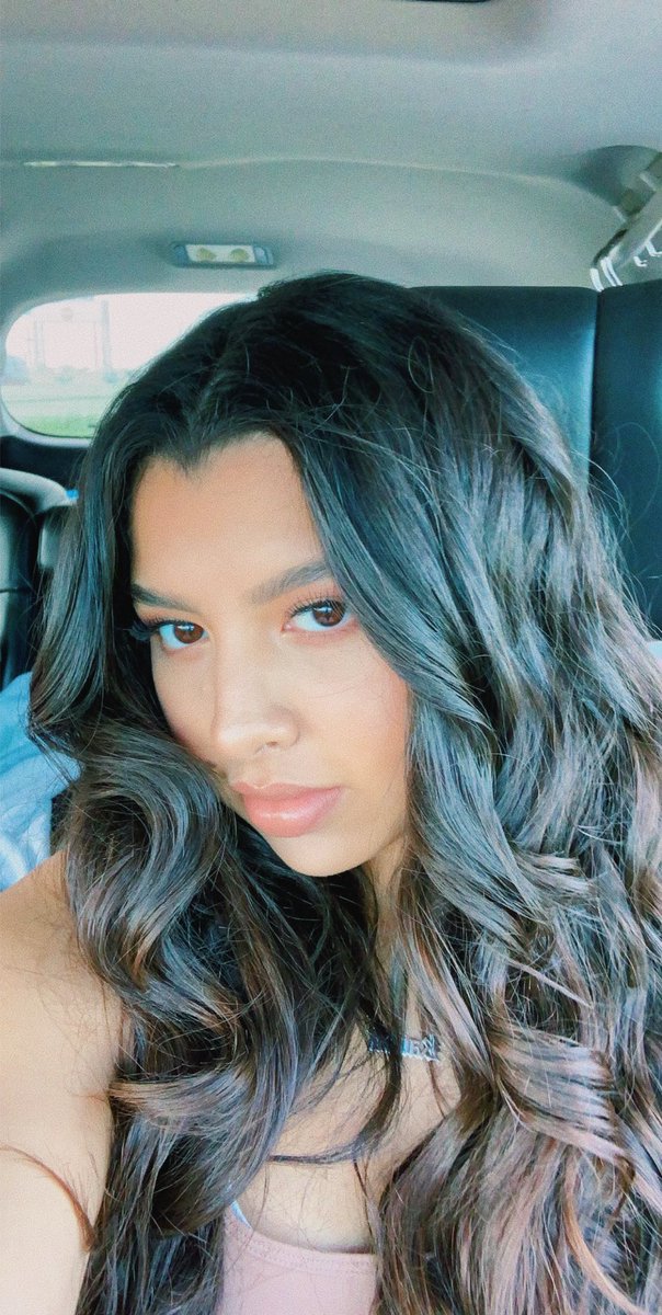 kaitlinmichell_'s tweet photo. smize https://t.co/0t3nlzQ2ik
