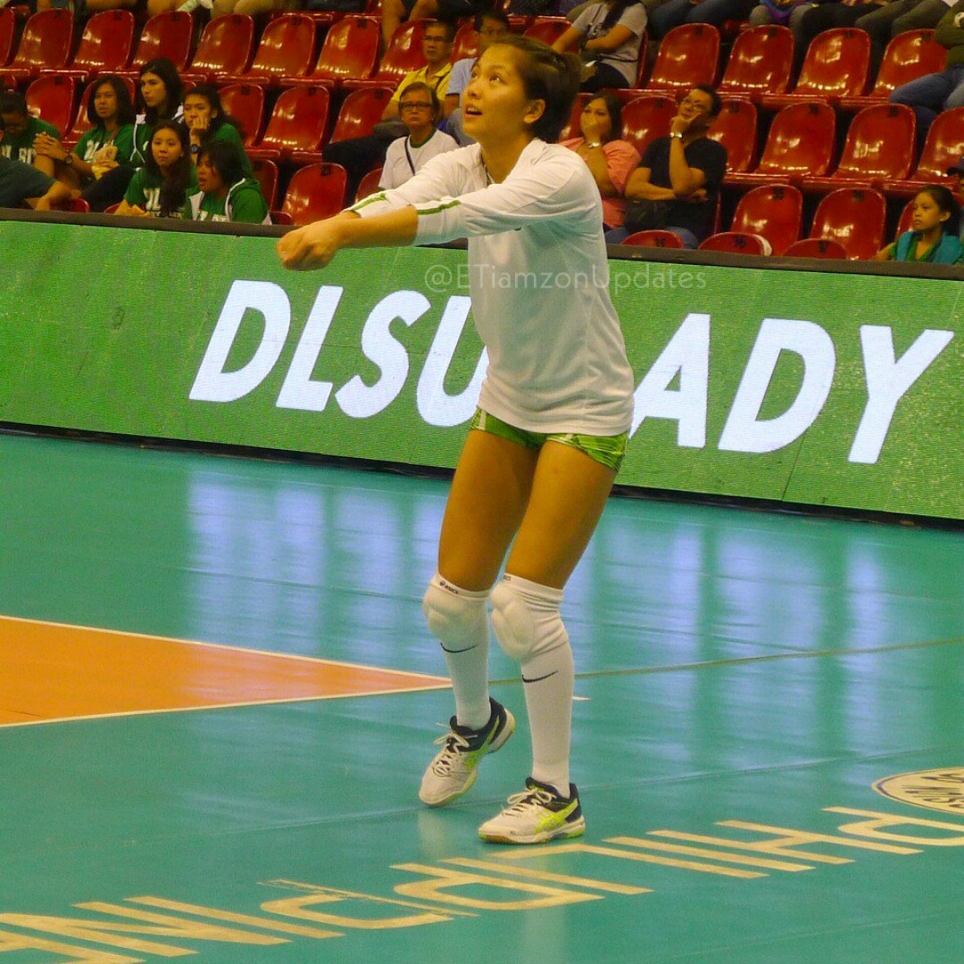 ETiamzonUpdates's tweet photo. Ernestine on her rookie year with Mama Agnes watching her from afar. 😇 @tin15Tiamzon https://t.co/SRsrGPLj6H