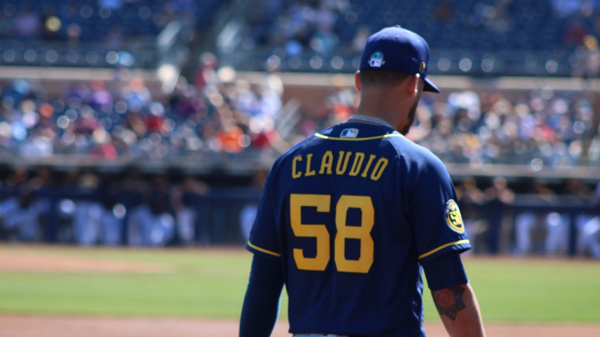 Infielders talking during a pitching change, Keston Hiura, Alex Claudio  #Brewers 3-3-20