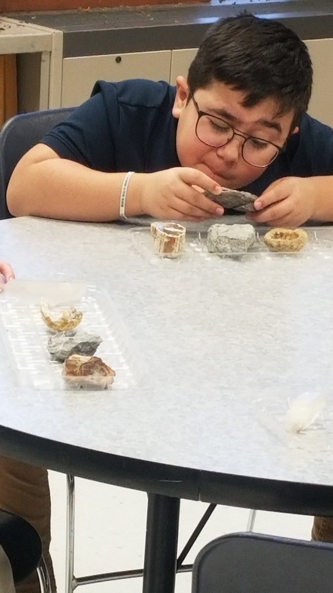 KennedySBCSC's tweet photo. Our 3rd graders learned about rocks and minerals with the Michiana Gem and Mineral Society, inc today! @SouthBendCSC @drtoddc @mmattmodlin @SethPonder @HSwartz25 https://t.co/RwF83DNI7x