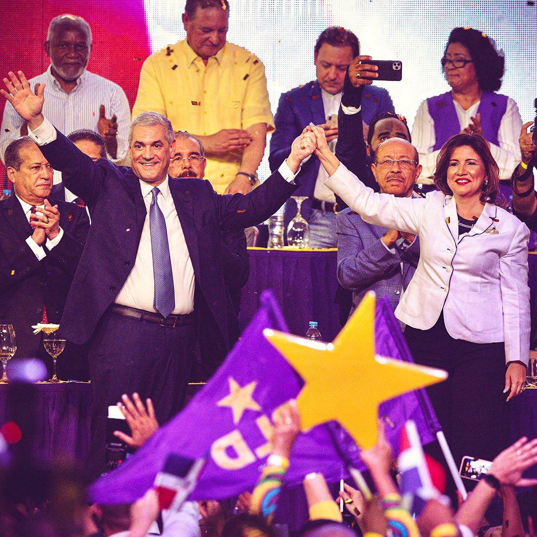 GonzaloCastillo's tweet photo. Con Margot, haré una República Dominicana de oportunidades para hombres, mujeres, jóvenes y adultos. Contamos contigo. 

#GonzaloMargarita #GonzaloPresidente #MásOportunidadesParaTodos #aTrabajar #Vota1 #VotaPLD https://t.co/GH4sRoksyO