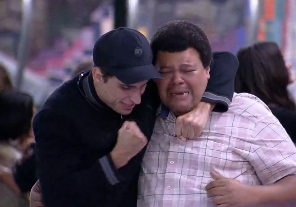 cirohamen's tweet photo. Quem não chora com isso aqui já morreu por dentro #BBB20 https://t.co/QDAwFrEyUY