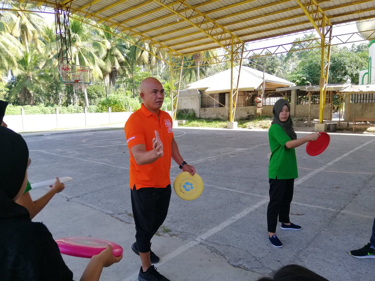 teachmadaris's tweet photo. PHOTOS | 2nd Day of Buklod Guro: In-Service Training on Innovative Teaching strategies. Teachers having a great time learning Ultimate Frisbee with Mr. Robert Duliesco of Philippine Science High School - Main Campus during the break-out session of PE group. #mvpforpeace https://t.co/upFmfrugTk